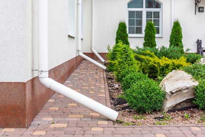 Downspout Drainage Extensions Where They Work Best